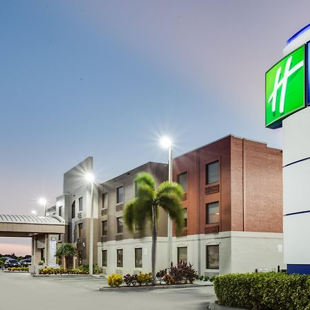 Holiday Inn Express Hotel & Suites Clewiston, An Ihg Hotel Exterior foto