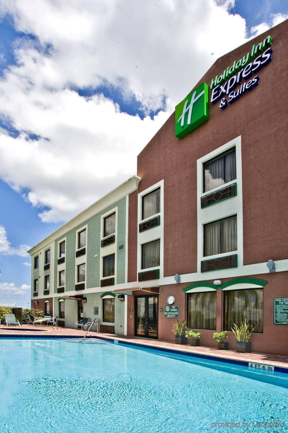 Holiday Inn Express Hotel & Suites Clewiston By Ihg Exterior foto